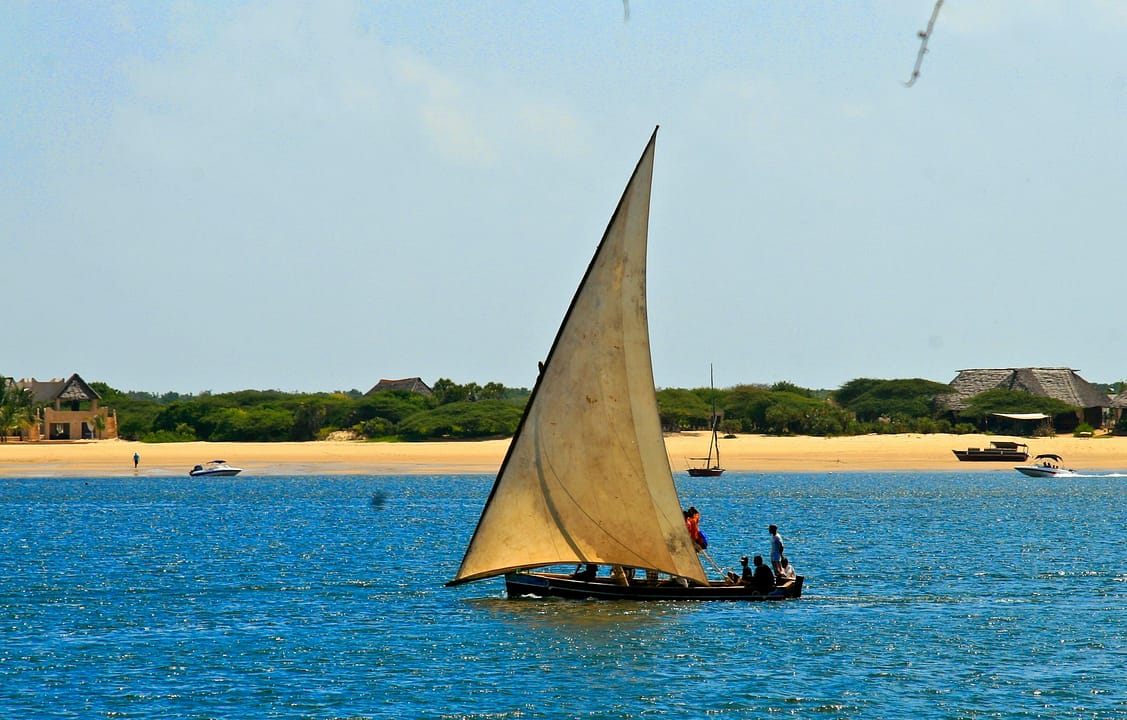 barca a vela a Lamu Kenya viaggio in africa